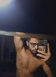 Senan - Male escort in Beirut Photo 6 of 7