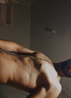 Senan - Male escort in Beirut Photo 7 of 7