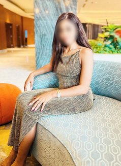Crystal independent Amazing New GFE - escort in Colombo Photo 8 of 16