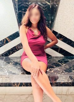 Crystal independent Amazing New GFE - escort in Colombo Photo 9 of 16