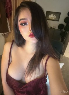 Senia - escort in Manila Photo 2 of 3