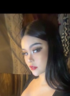 Senia - escort in Manila Photo 3 of 3