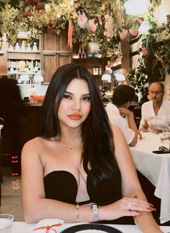 Senlana only 3 week left - escort in Jeddah Photo 4 of 8