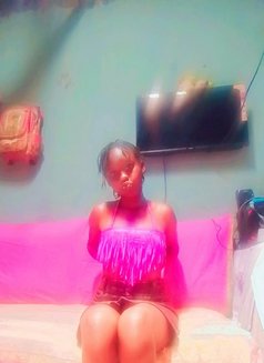 Sennipah - escort in Yanbu Photo 2 of 4