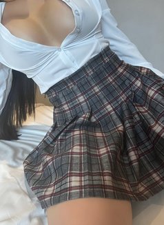 Sensual British Mona Arabia From London - escort in Singapore Photo 2 of 12
