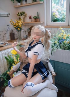 Sensual British Willow Campbell - puta in Singapore Photo 5 of 6