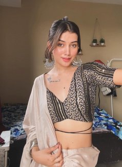 Sensual Escape With Alisha 100% Real - puta in Pune Photo 2 of 4