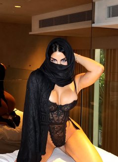 Sensual French Laila Khalifa - puta in Singapore Photo 12 of 14
