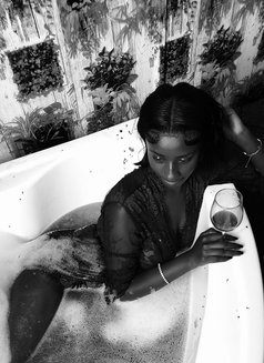 Sensual Massage Spa - masseuse in Malindi Photo 8 of 9