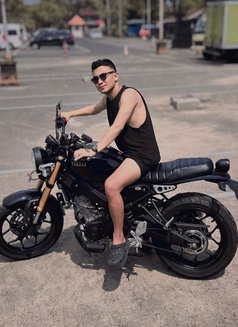 Sensual Naked Massage - Male escort in Bali Photo 3 of 6