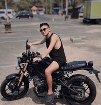 Sensual Naked Massage - Male escort in Bali