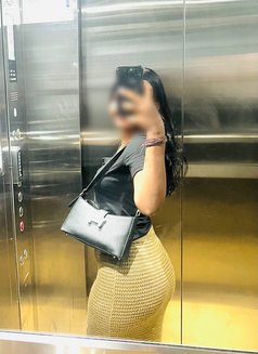 Senuri 22 Yrs ( office working girl ) - escort in Colombo Photo 17 of 18