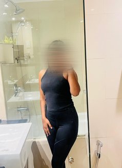 Senuri Gfe - escort in Colombo Photo 3 of 17