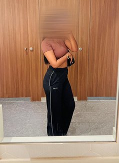 Senuri Gfe - escort in Colombo Photo 7 of 17