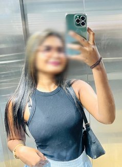 Senuri Gfe - escort in Colombo Photo 9 of 17