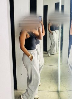 Senuri Gfe - escort in Colombo Photo 12 of 17
