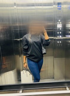 Senuri Gfe - escort in Colombo Photo 13 of 17