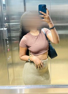 Senuri Gfe - escort in Colombo Photo 15 of 17