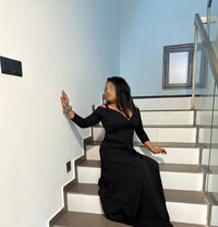 Senuri New Younger Model - puta in Colombo Photo 9 of 13