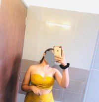 Senuri Office Girl - escort in Colombo