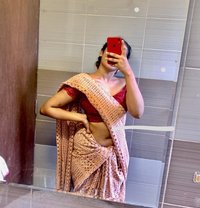 Senuri Office Girl - escort in Colombo