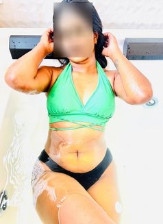 Senuri - escort in Colombo Photo 2 of 11