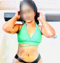 Senuri - puta in Colombo