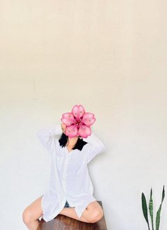 Senuri - escort in Colombo Photo 1 of 7