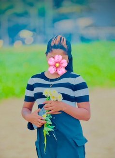 Senuri - escort agency in Colombo Photo 8 of 10