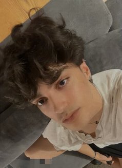 🇷🇸Serbian Twink William Available Now - Male escort in Riyadh Photo 9 of 17