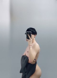 🇷🇸Serbian Twink William Available Now - Male escort in Riyadh Photo 13 of 17