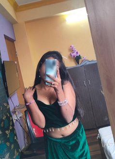 SIMI HERE 🦋🧿CAM FUNE & MEETING_🕊️ - escort in Kolkata Photo 1 of 4