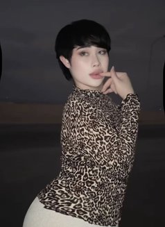 Serena - Transsexual escort in Şalālah Photo 2 of 5