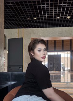 Serena - Transsexual escort in Şalālah Photo 4 of 8