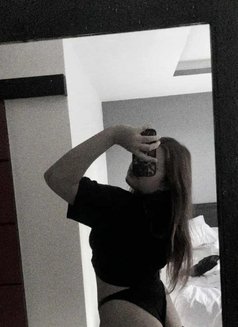 Serene - masseuse in Jeddah Photo 1 of 5