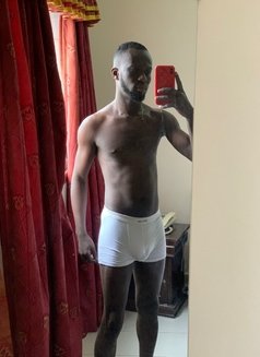 Serge - Male escort in Abidjan Photo 2 of 3