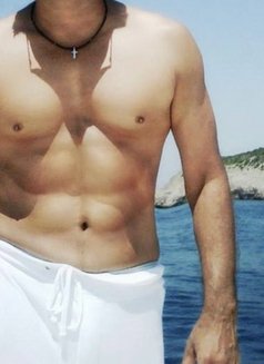 Sergio - Male escort in Mumbai Photo 5 of 6