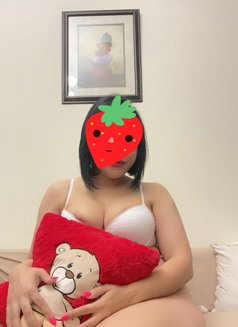 Serina - escort in Dubai Photo 3 of 5