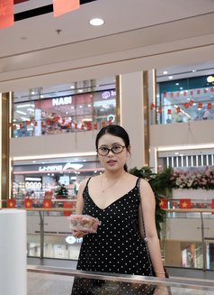 Serina - puta in Dubai Photo 6 of 21