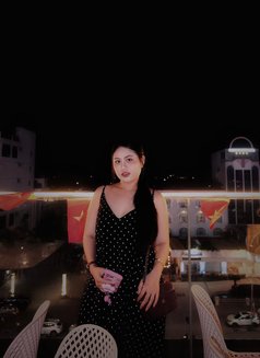 Serina - puta in Dubai Photo 11 of 21