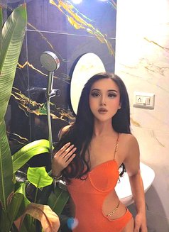 Katherine - Transsexual escort in Bangalore Photo 1 of 9