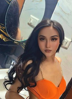 Katherine - Transsexual escort in Bangalore Photo 5 of 9