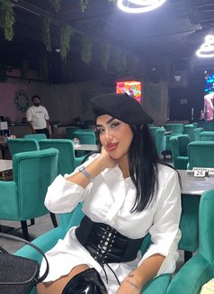 Serine - escort in Dubai Photo 3 of 4
