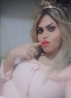 Sernan Bedr - Transsexual escort in Beirut Photo 8 of 15