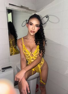 SERVE YOUR QUEEN RIRI - Acompañantes transexual in Dubai Photo 1 of 18