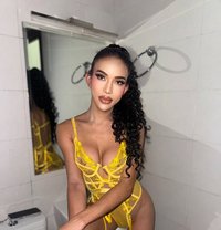 SERVE YOUR QUEEN RIRI - Transsexual escort in Dubai