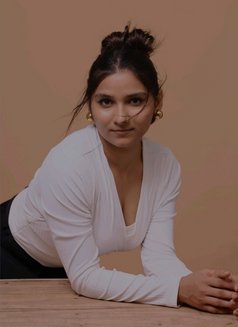 100% Genuine Service 24/7 Available - puta in Pune Photo 3 of 3
