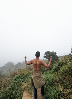 Service for Couples & Girls - Male escort in Dubai Photo 3 of 10