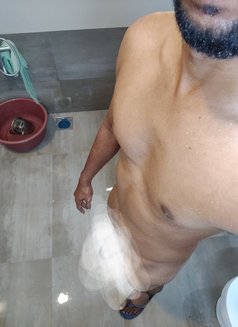 Service for Girls & Couple - Acompañantes masculino in Dubai Photo 9 of 10