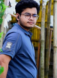 Service Pro - Acompañantes masculino in Cox's Bazar Photo 2 of 3